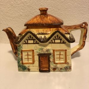 Keele St Pottery England Cute Cottage Teapot